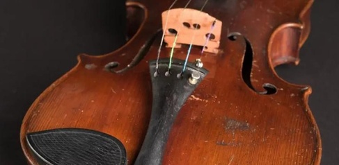 Einstein's violin. Credit: Dominic Winter auctioneers.