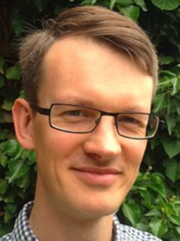 Dr Alan Howard