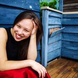  Naomi  Woo